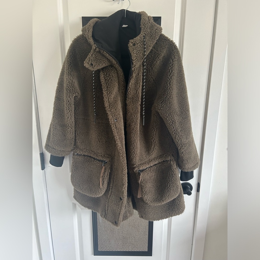 Varley Midvail Jacket in color Morel